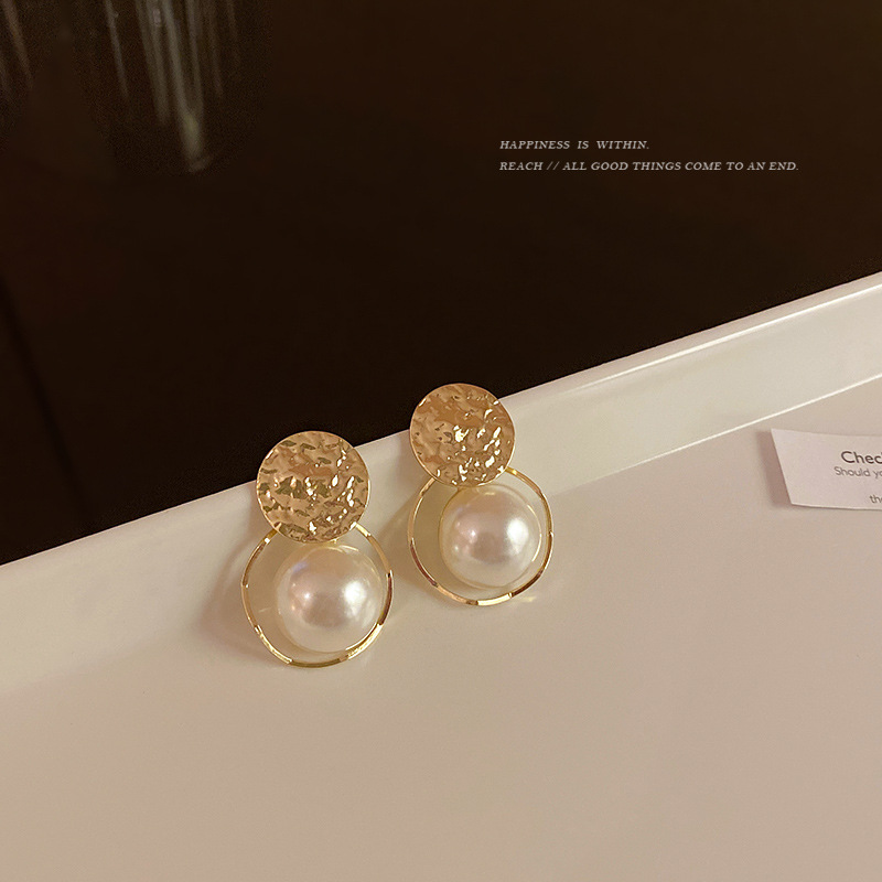 S925 Silver Needle, with a unique and niche design, pearl earrings, a trendy and trendy earpiece for women in 2023 full figure