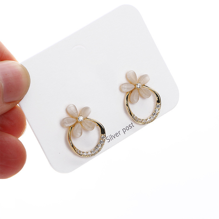 S925 Silver Needle Flower Circle cat's Eye Stud earrings, a simple Korean version of the Internet celebrity stud earrings, elegant, refreshing and versatile full figure