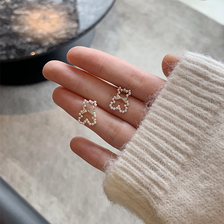 S925 Silver Needle, sweet and cute little bear pearl stud earrings, trendy, creative and fashionable, internet-famous earrings style, simple and small details Picture
