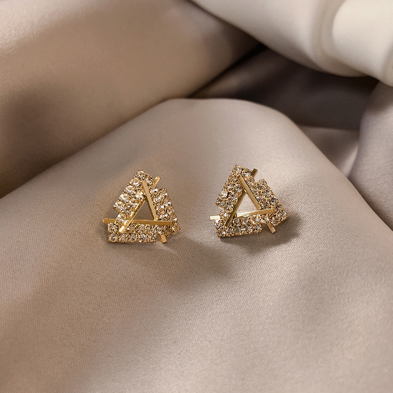 S925 Silver Needle rhinestone triangular Stud Earrings for women, Korean style, niche earrings, trendy women's earrings, the same style as Internet celebrities full figure