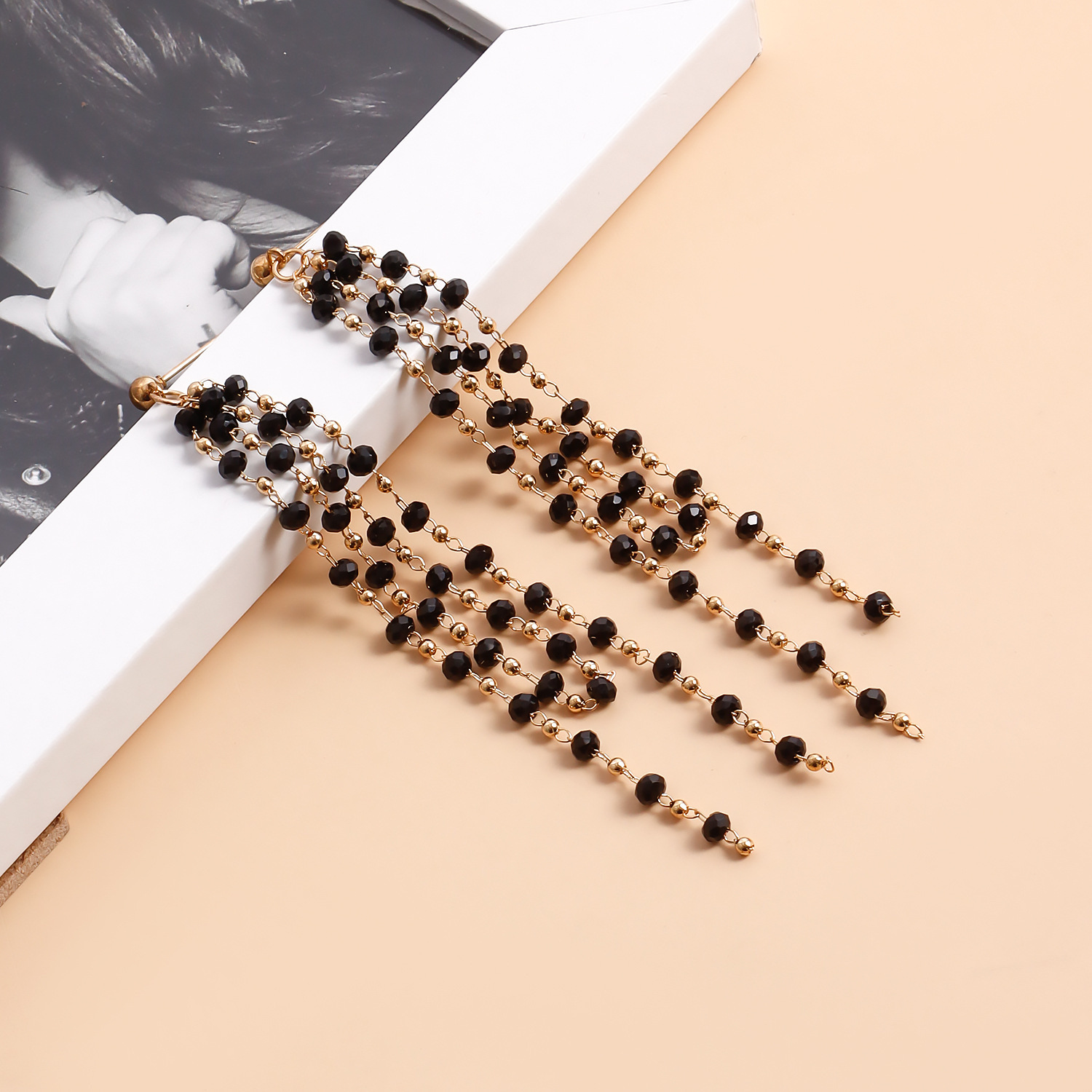 Wholesale of long fringed crystal earrings from Europe and America, niche and trendy in Instagram style, stud earrings and pendants, and elegant earrings Application Scenario