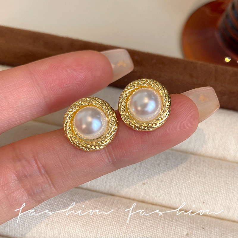 French retro Baroque pearl earrings, high-end, light luxury, internet-famous style stud earrings, 2025 new bestseller earrings details Picture