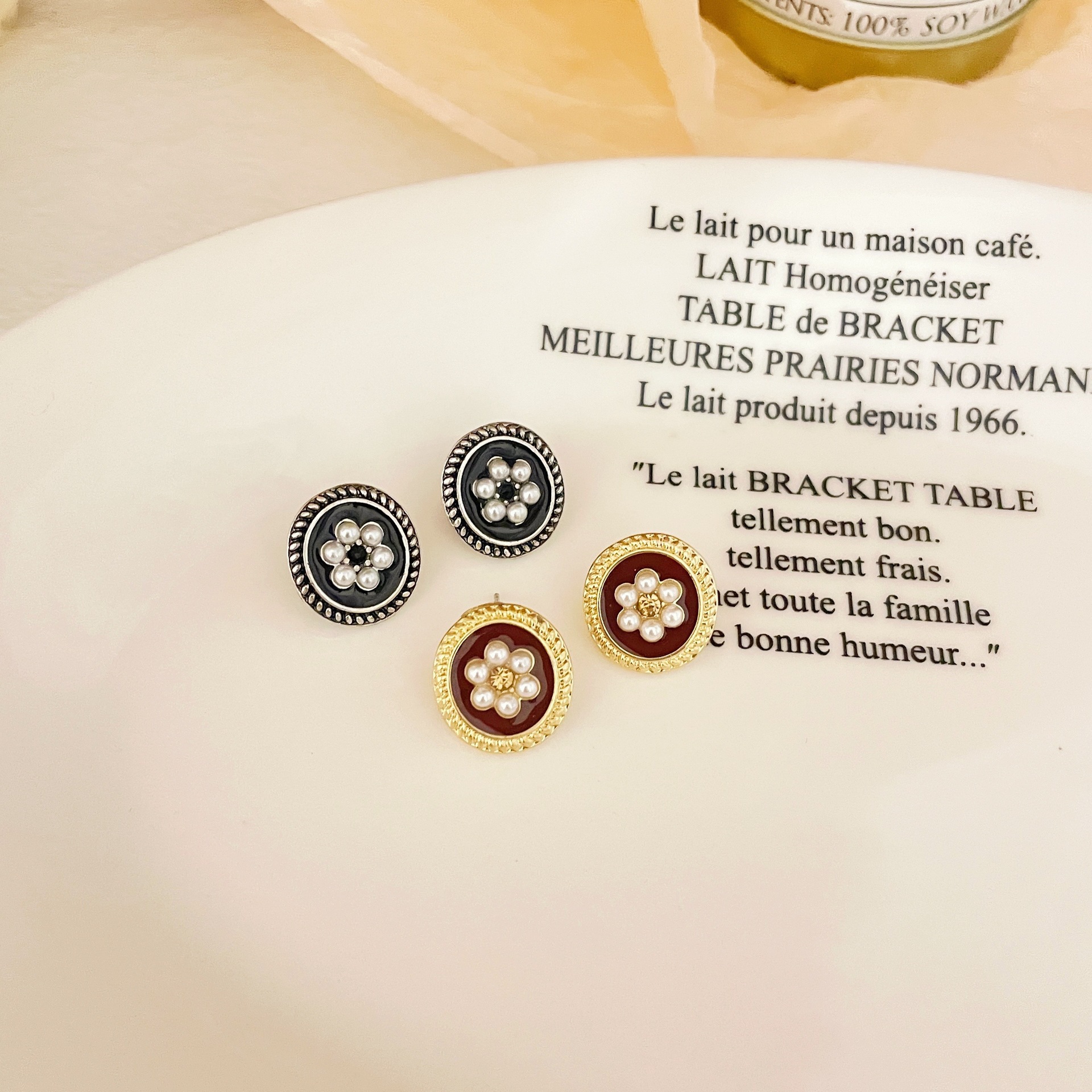 S925 Silver Needle Korean French retro Stud earrings for women, round pearl flower earrings, non-fading new trendy earrings full figure