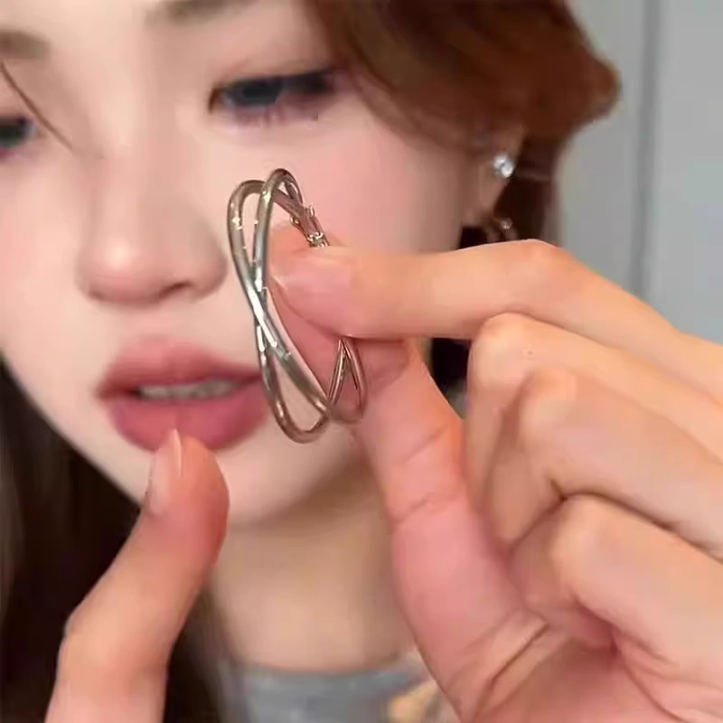 Double-layer silver ring large earrings, exaggerated and simple for women, plain ring stud earrings, cold style, unique and versatile earrings Specification drawing
