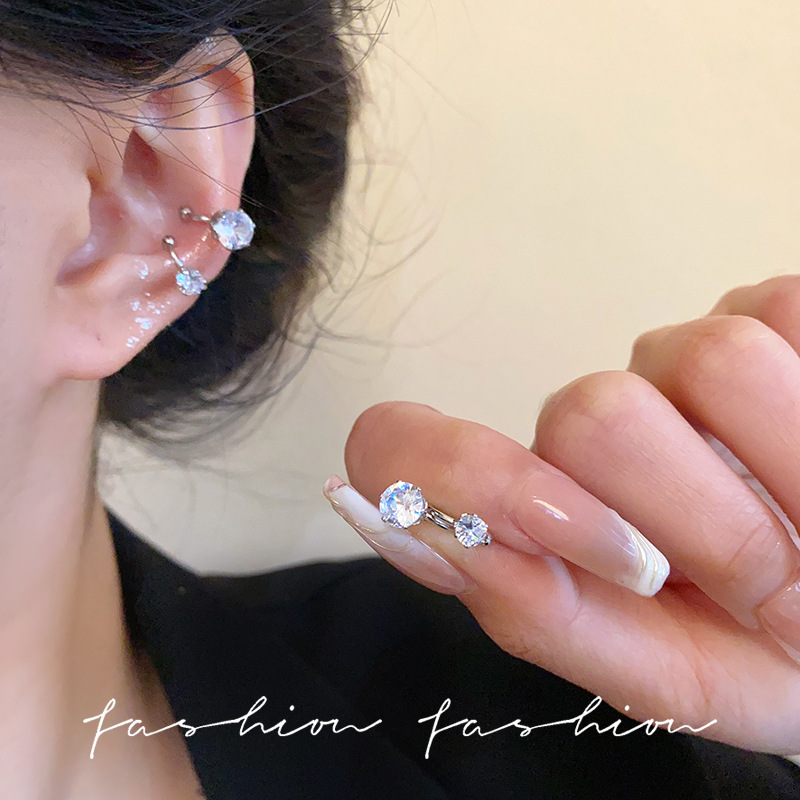 High-end, light luxury, exquisite crystal ear bone clip for women without ear piercings, a new bestseller in 2025, trendy and stylish earrings Application Scenario