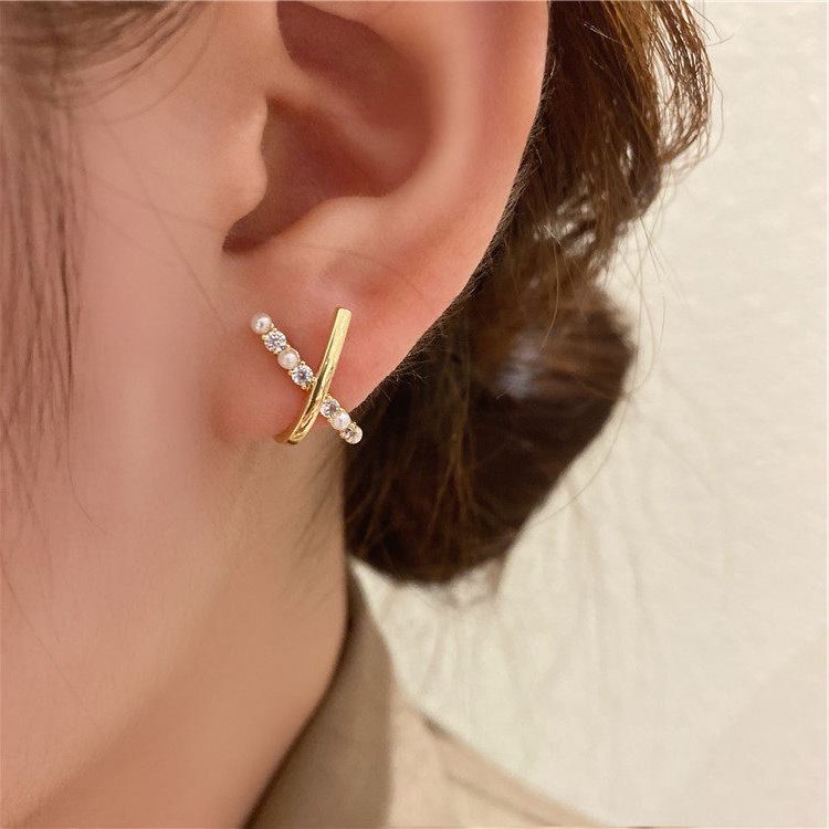 925 silver needle, Instagram influencer water diamond pearl cross earrings, women's personality and temperament, cold style, niche stud earrings and accessories, trendy details Picture