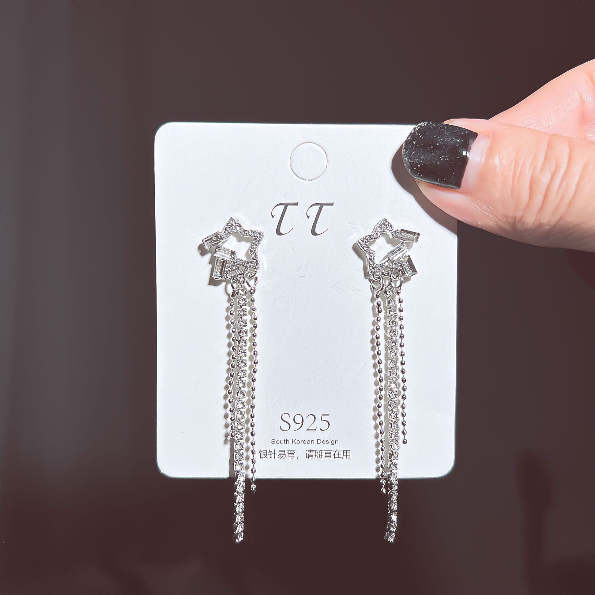 shein's best-selling five-pointed star rhinestone long tassel earrings, cross-border rhinestone star-shaped decorative pendant earrings Application Scenario