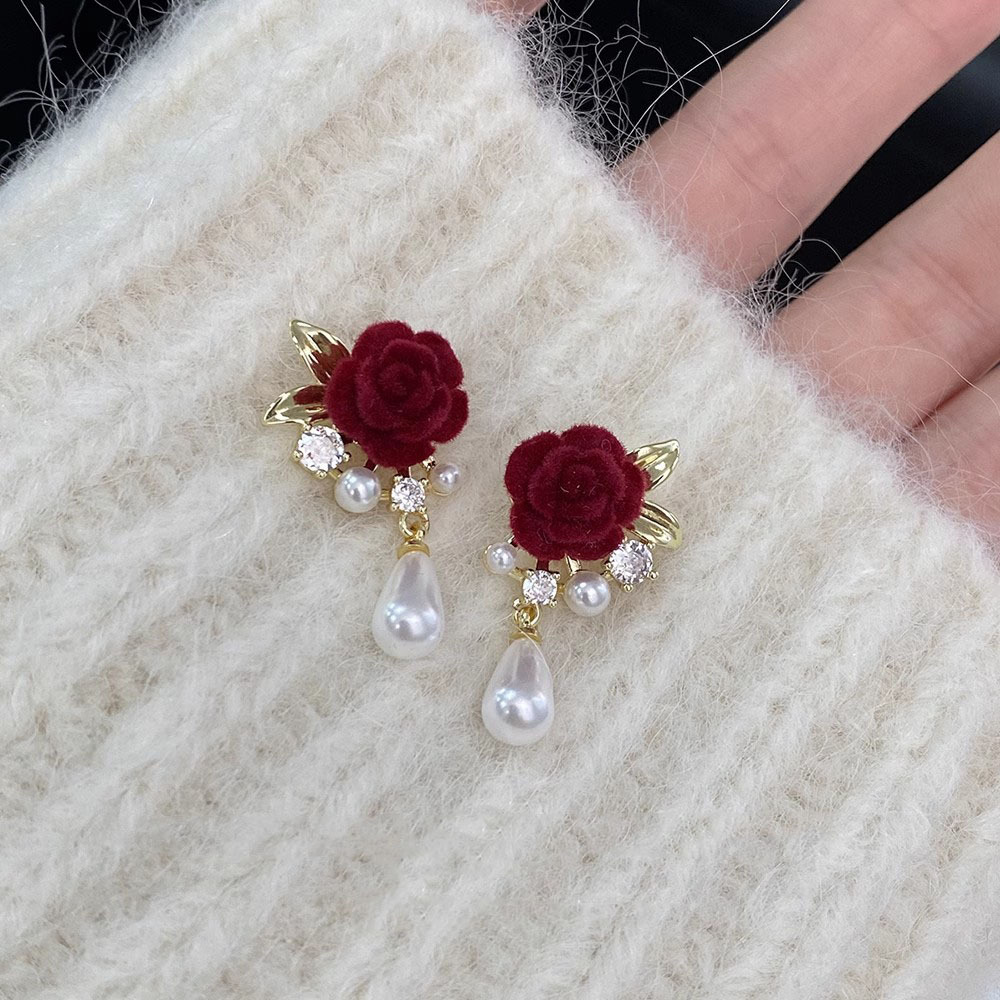 French red plush flower stud earrings, a retro and fashionable Hong Kong style earring with a unique design and simple style Application Scenario
