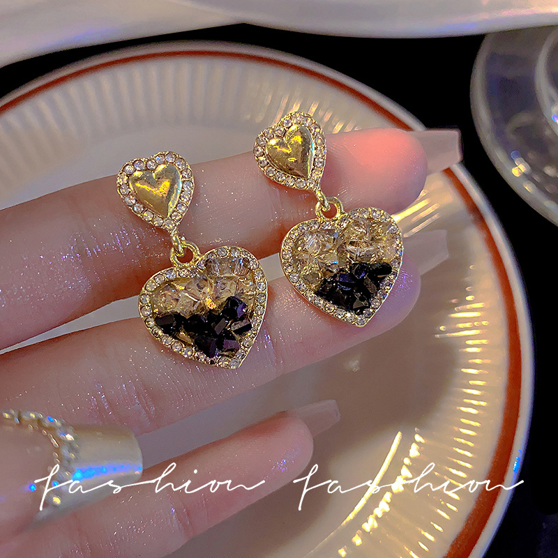 925 Silver Needle Black rhinestone heart-shaped Earrings, 2025 new trendy and stylish earrings, niche design sense earrings for women full figure