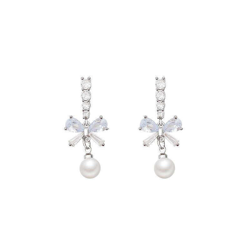 Trendy bow pearl earrings 2025 new bestseller, personalized stud earrings, niche design sense, high-end earrings for women Application Scenario