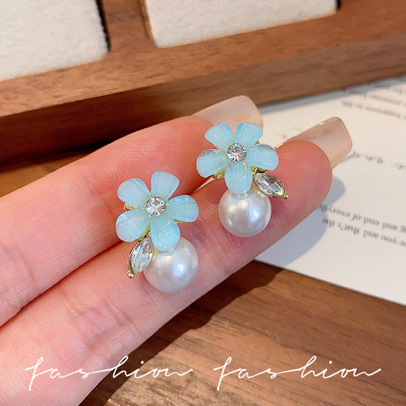 s925 Silver Needle ice-transparent blue flower pearl stud earrings, elegant and light luxury earrings, fashionable and high-end earrings for women, trendy full figure