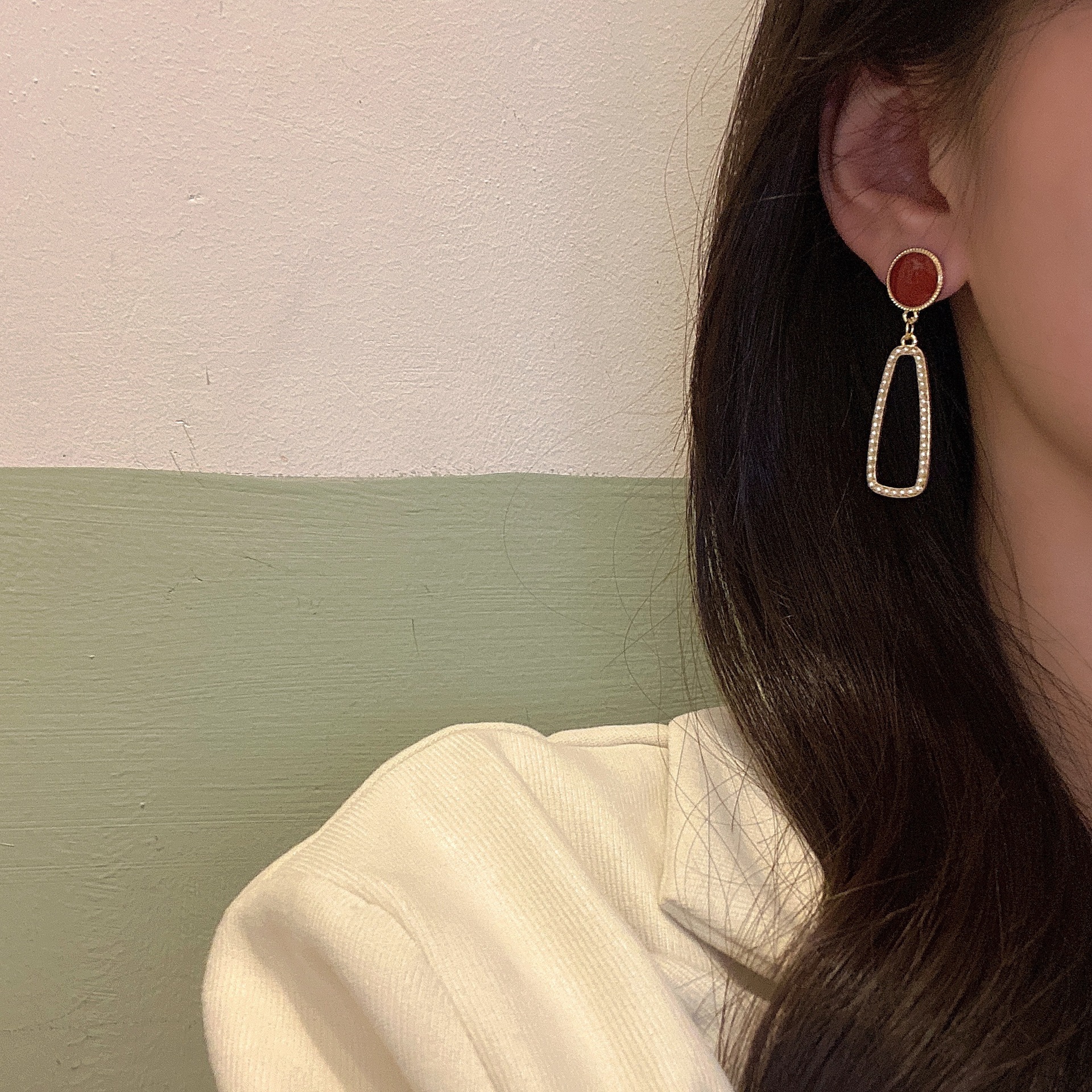 S925 Silver Needle Women's Niche French retro oil-dripping cute earrings, pearl stud earrings, internet-famous style long earrings Application Scenario