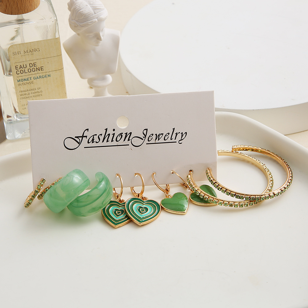 Creative green oil-dripping heart-shaped pendant earring set of 5 pieces, acetic acid ear ring with water diamond C-shaped earrings wholesale Application Scenario