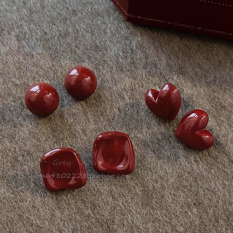 925 Silver Needle Whitening Ankela red Stud earrings for women, retro style, high-end feel, light luxury design new style full figure