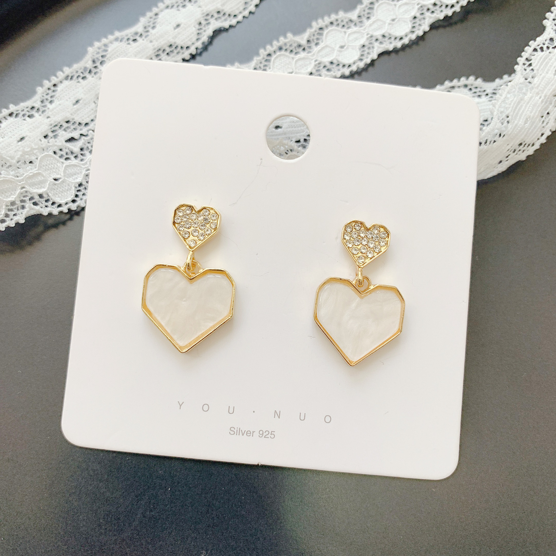 S925 Silver needle simple geometric heart-shaped earrings, internet-famous style, versatile earrings, micro-set sparkling diamonds, super fairy earrings wholesale Specification drawing
