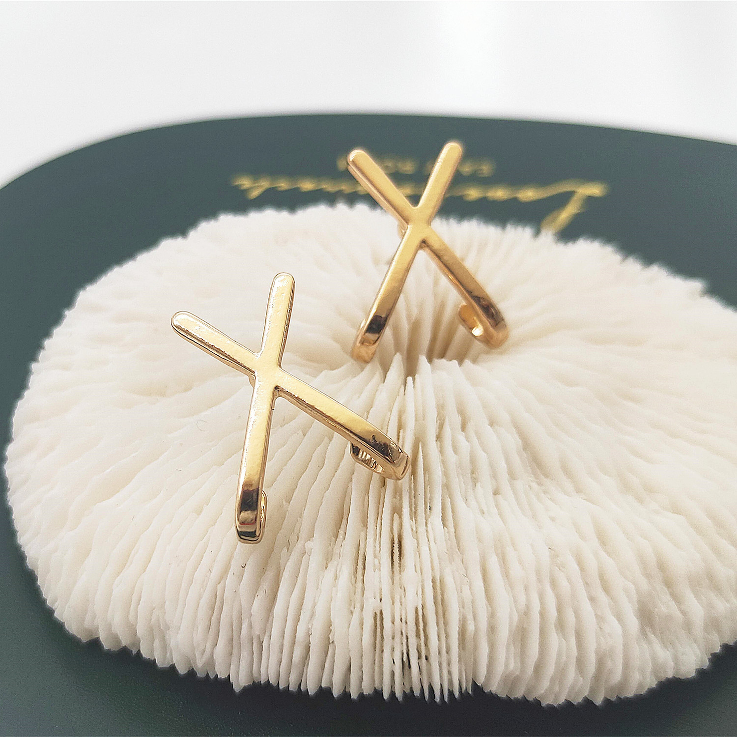 S925 Silver needle, fashionable cross-shaped earrings from Dongdaemun, South Korea. Metal face, cold style, trendy stud earrings, simple and individual full figure