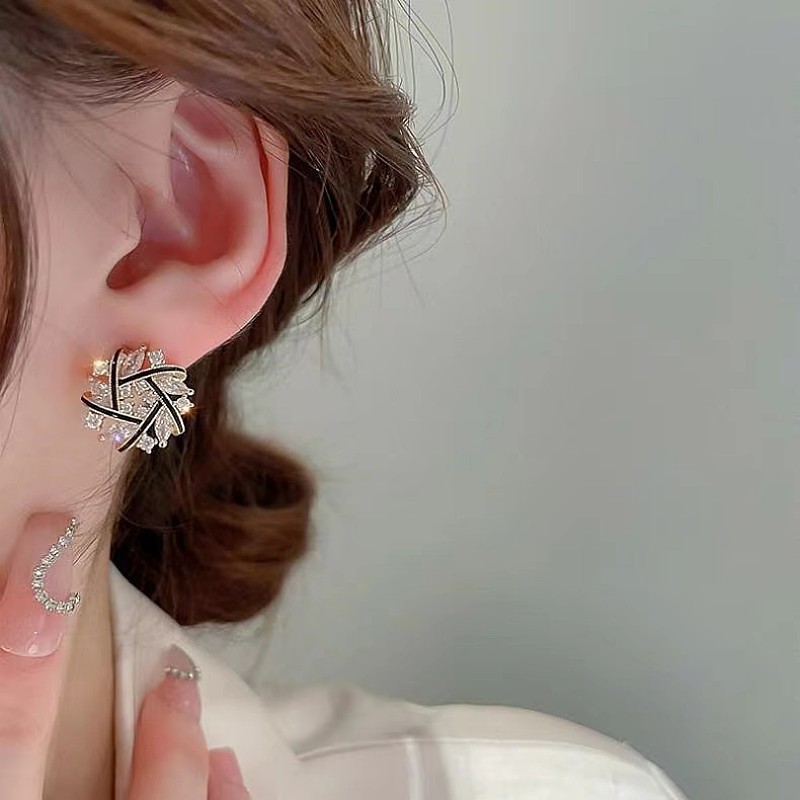 S925 Silver Needle Korean stylish Trendy earrings, women's cross-ear studs, high-end trendy trendy trendy earrings and earrings details Picture