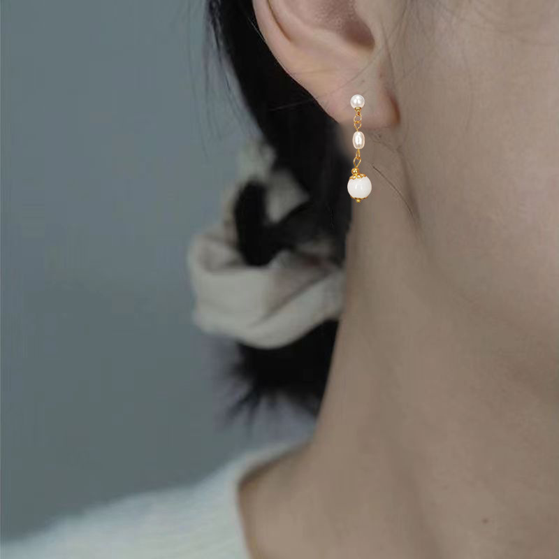 Imitation pearl earrings, women's retro Hanfu white jade earrings, elegant new trendy pearl droplet Xiuhe earrings Specification drawing