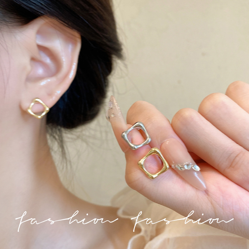 Hollowed-out golden square earrings with a high-end, niche and cold style, stud earrings for women, simple and unique metal ear rings and earrings details Picture