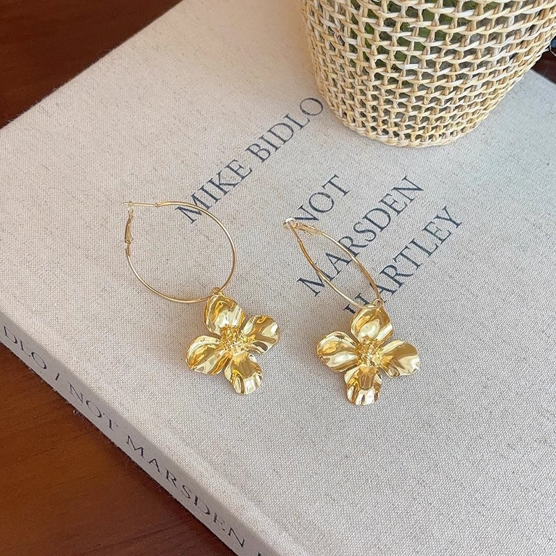 Large circular flower tassel earrings for women, light luxury, niche and high-end feel, exaggerated and elegant, fashionable and unique earrings details Picture