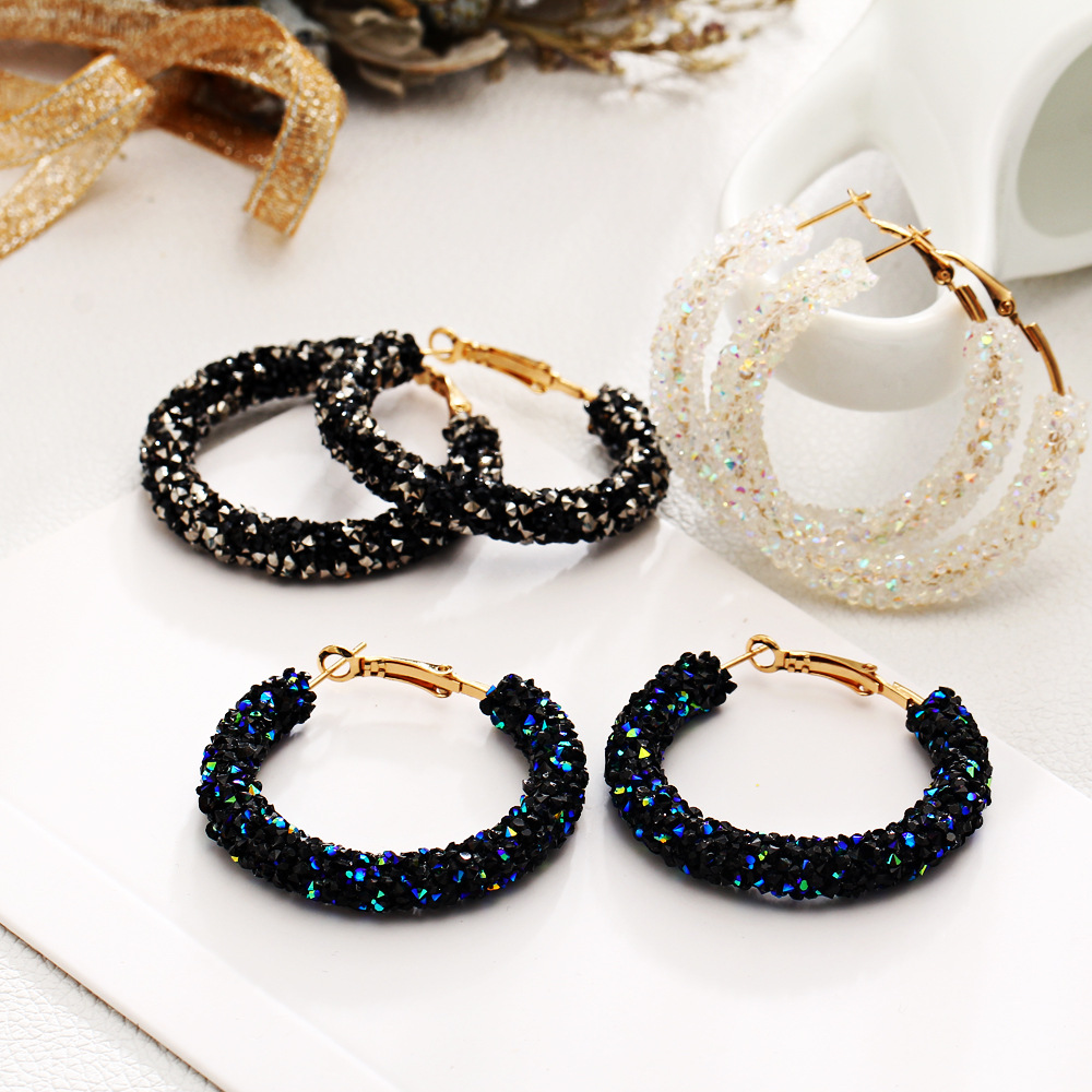 Popular cross-border fashionable, simple, individual, retro and exaggerated earrings from Europe and America, creative circle crystal earrings for women Specification drawing