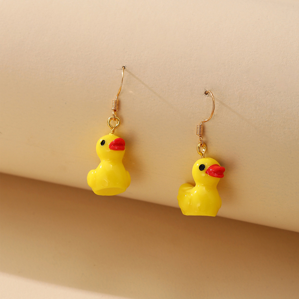 Korean fashionable and sweet little yellow duck stud earrings, long and individual exaggerated Korean-style earrings, lemon yellow elegant female earrings Specification drawing