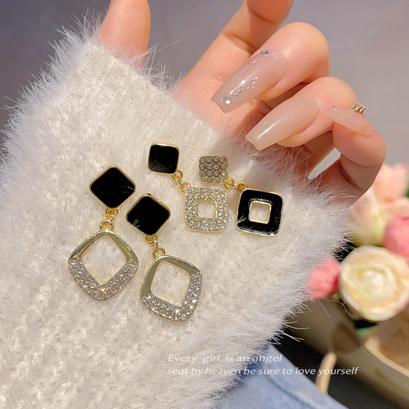 Black small square earrings, a new 2024 bestseller with a micro-inlay and niche design, featuring silver needle earrings for women, are a light luxury and versatile accessory full figure