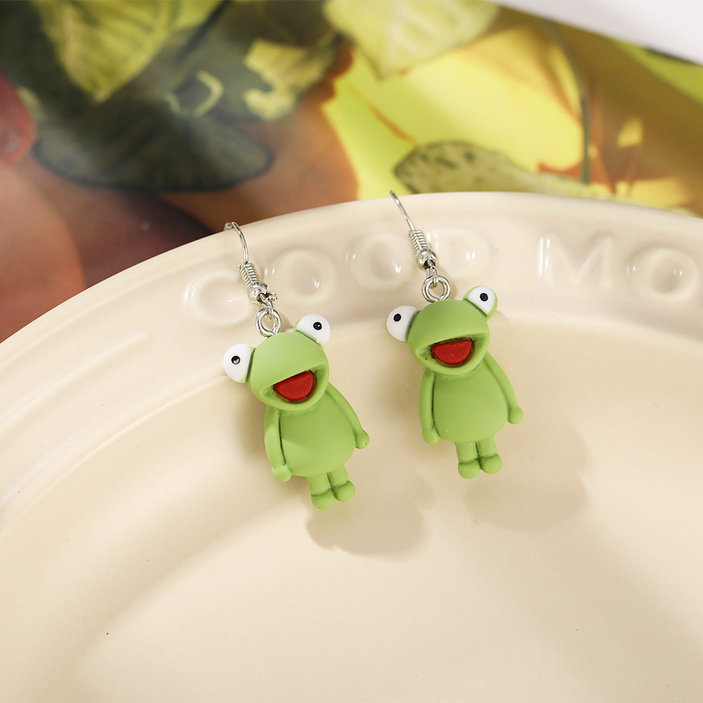 53798 Han Zhishang Europe and America Independent Station New style small frog stud earrings, creative and cute green frog earrings wholesale Application Scenario