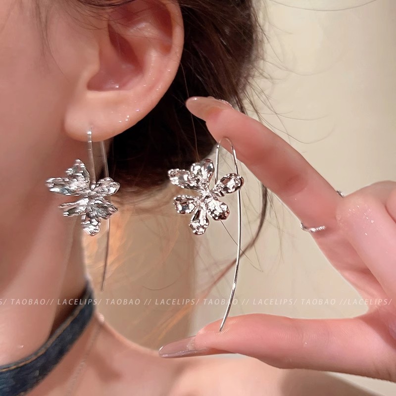 Iris Story French Texture Petal Earrings, women's light luxury high-end earrings, niche design fashionable earrings details Picture