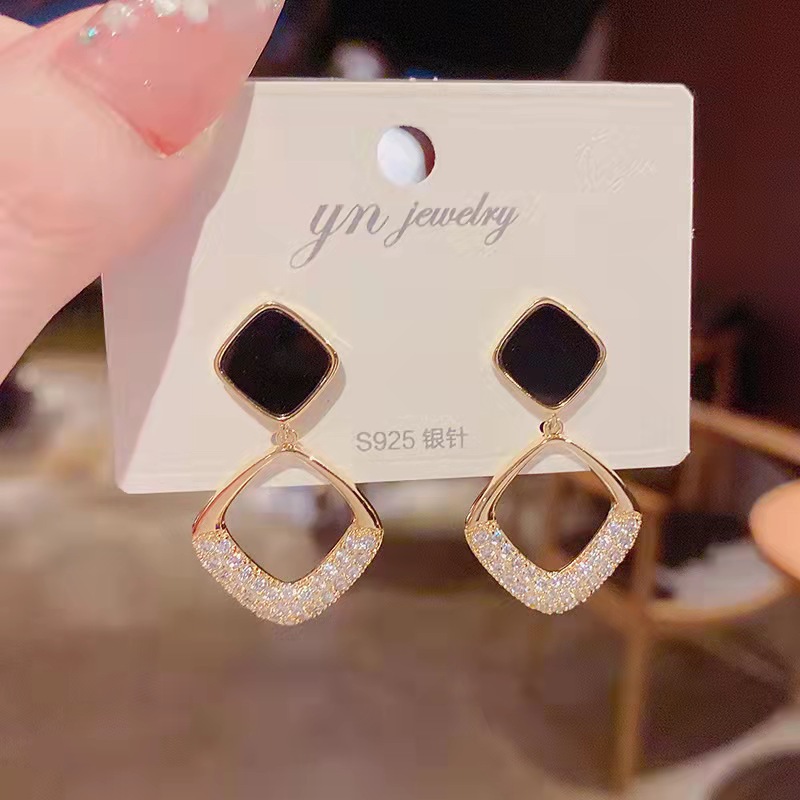 S925 Silver Needle Korean square earrings with geometric diamonds, new fashionable and stylish design, stud earrings for women details Picture