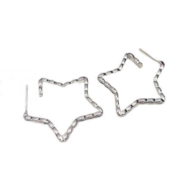 Silver hollowed-out five-pointed star large ear rings 2025 new unique design earrings that show off your face, small and versatile stud earrings Item Picture