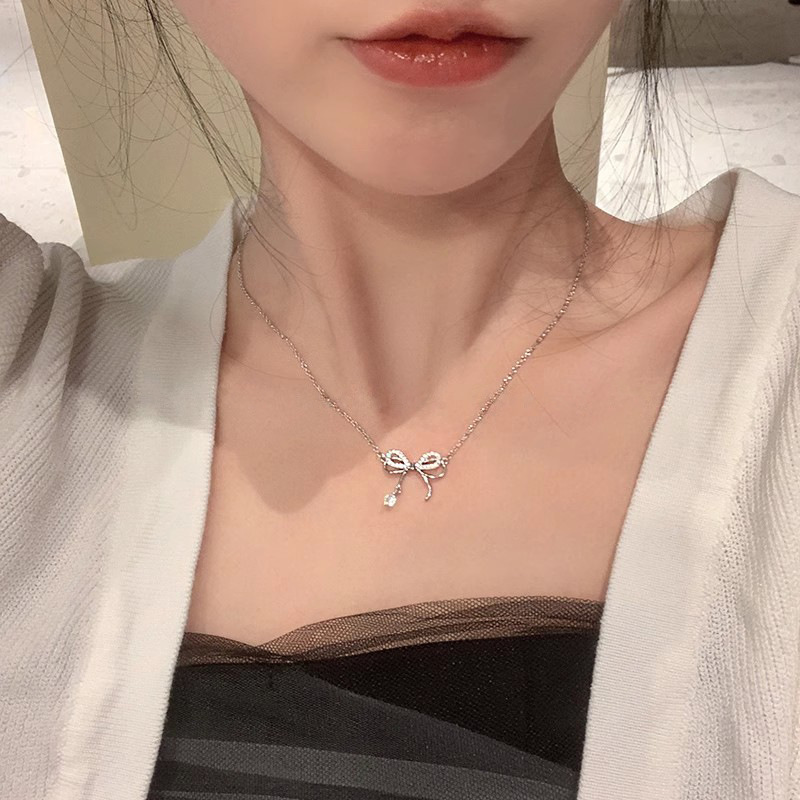 Bow zircon earrings bracelet set for women, exquisite and versatile design, collarbone chain, an Instagram influencer accessory full figure