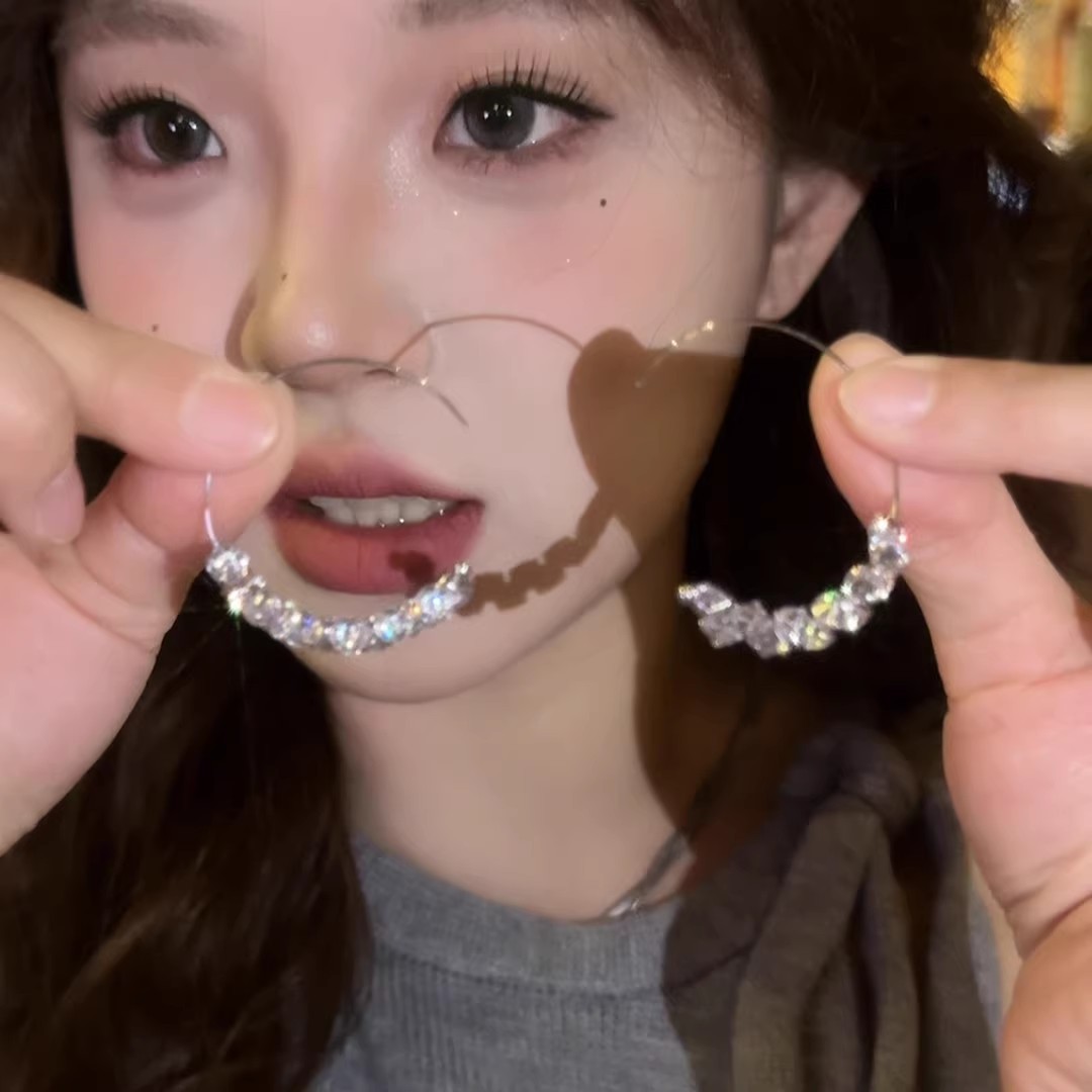 Sparkling Diamond Zircon C-shaped large ear ring earrings, 2025 new style, light luxury and high-end feel, ear studs and ear hooks, versatile and elegant earrings full figure