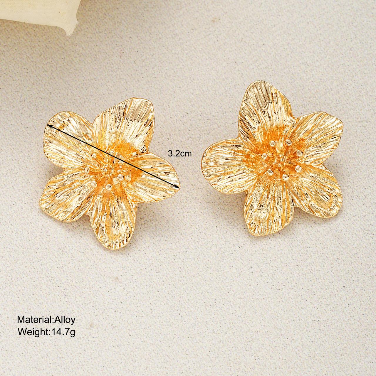 European and American cross-border best-selling flower stud earrings, creative, personalized and trendy earrings, exaggerated and elegant flower earrings earring details Picture