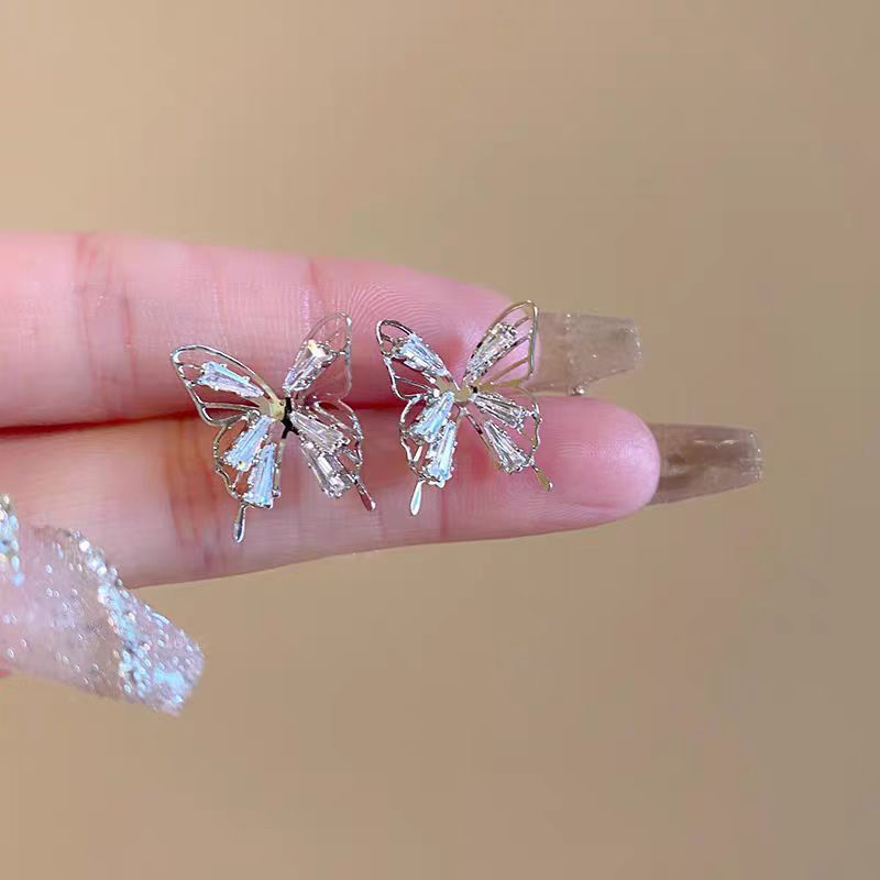 925 Silver needle butterfly Stud earrings for women, super fairy-like French hollow zirconia earrings, exquisite and high-end ear clips and earrings Specification drawing