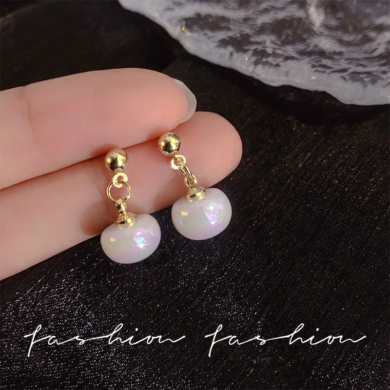 Korean niche design pearl pendants, retro earrings, light luxury and high-end style, simple silver needle wholesale full figure
