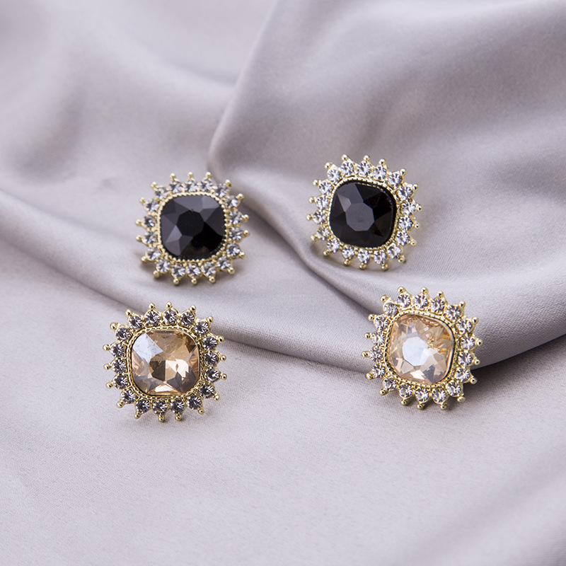 S925 silver needle black grand square rhinestone stud earrings, elegant internet-famous simple earrings, exquisite retro Hong Kong-style earrings details Picture