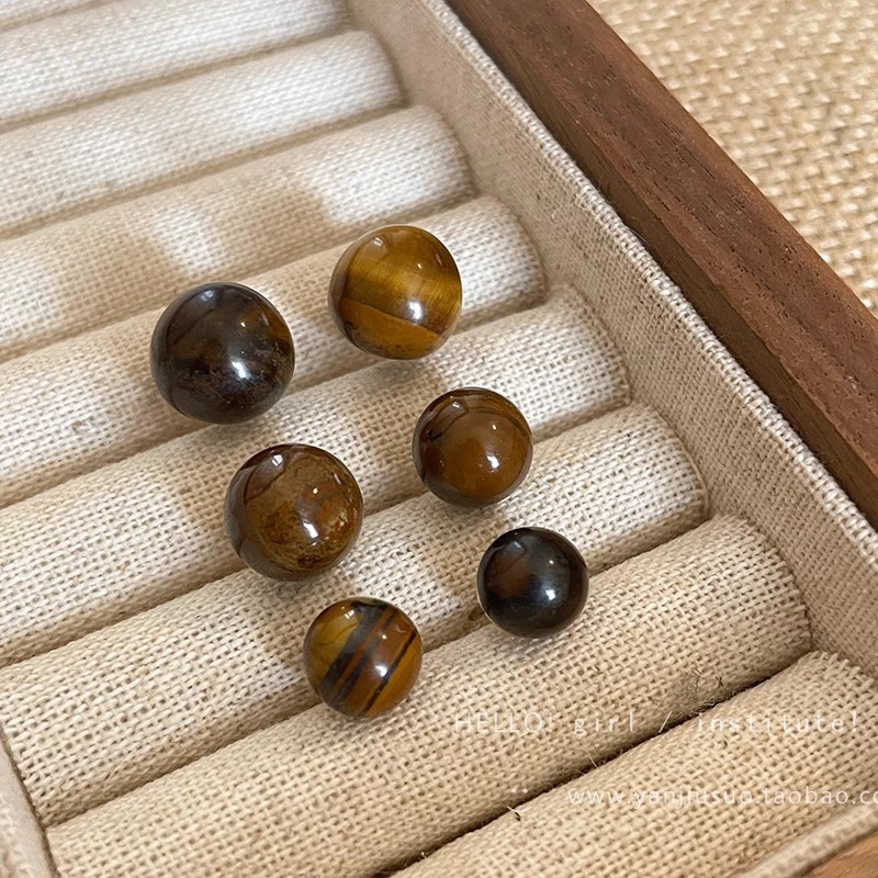 Tiger's eye stone round ear studs for women, 925 silver needle ear piercing earrings, high-end feel, small and exquisite, no need to remove earrings when sleeping full figure