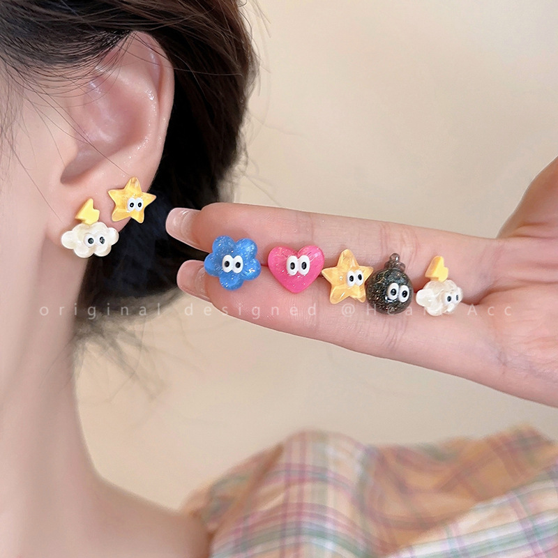 Five-piece set of flower star stud earrings for girls, cute and quirky cloud heart earrings, small, exquisite and unique design earrings full figure