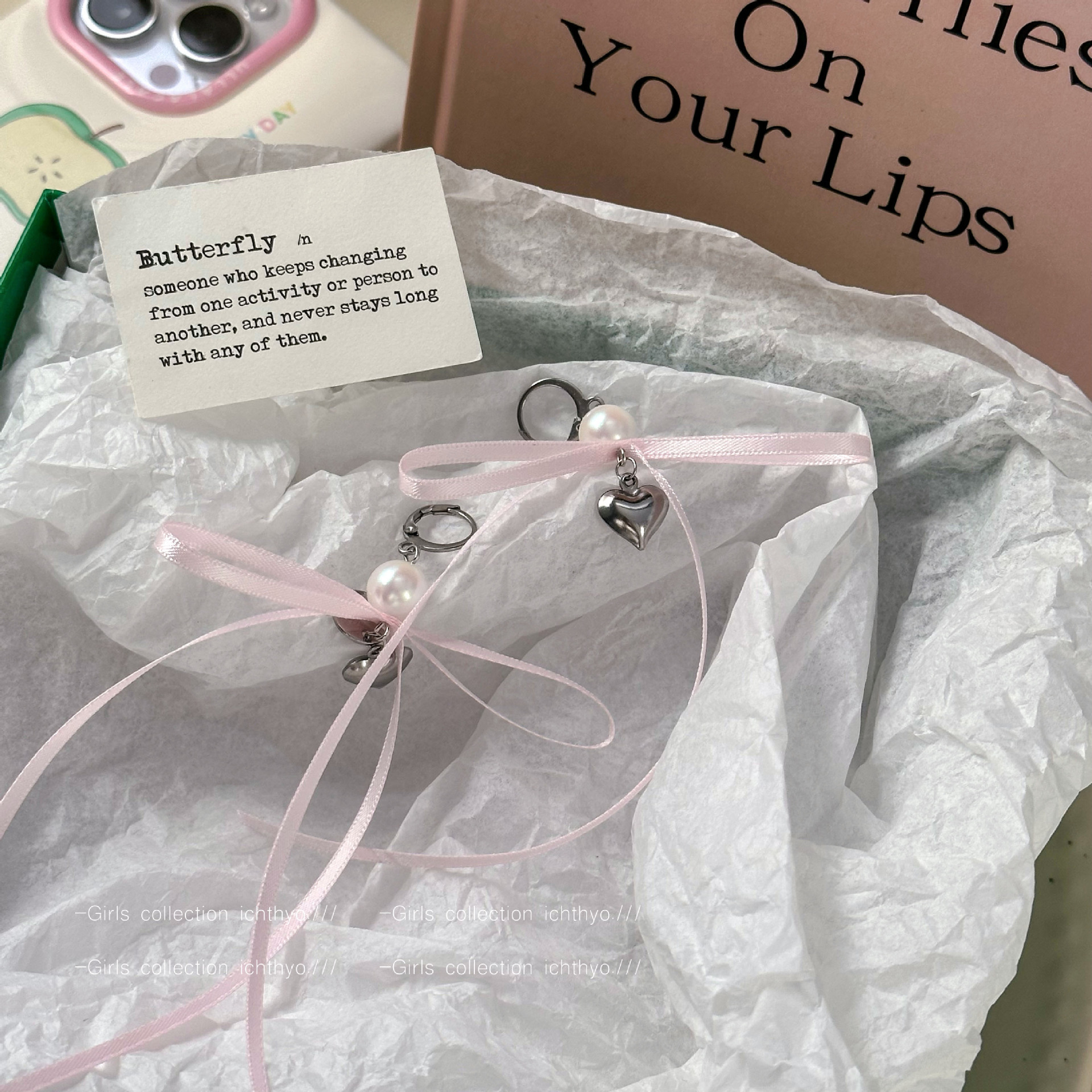 Korean niche Instagram bow-shaped heart-shaped pearl pendant earrings, trendy, sweet, cool and unique ear rings for girls and hot girls details Picture