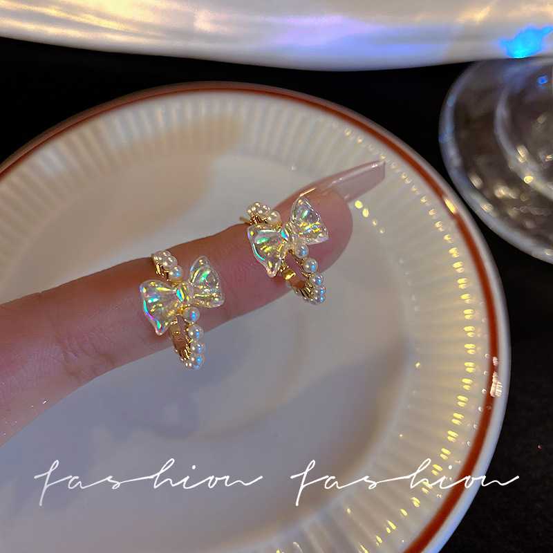 C-shaped colorful bow pearl earrings, a sweet and trendy Japanese and Korean style earpiece that is popular on the Internet. It exudes a sense of sophistication for women and is versatile Specification drawing