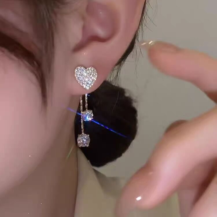 TEMU's best-selling asymmetrical full-diamond heart-shaped earrings, featuring two pairs of stud earrings and a fashionable and elegant peach-shaped tassel design full figure