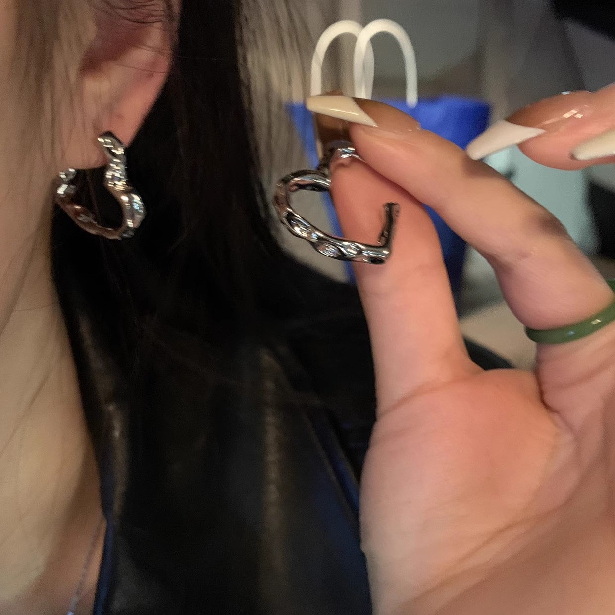 S925 Silver heart-shaped irregular high-end stud earrings, niche design, ins earrings, sweet and delicate, light luxury earrings Application Scenario