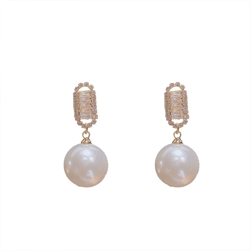 S925 Silver needle retro style pearl earrings, women's light luxury style, versatile stud earrings for socialite, wholesale of Korean diamond-encrusted earrings Item Picture