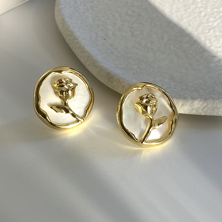 S925 Silver Needle Korean Design Sense Light Luxury rose new trendy stud earrings, women's earrings, high-end light luxury style ears Application Scenario