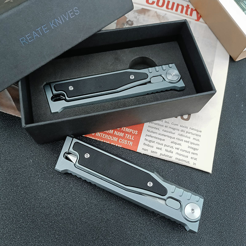 【 Peer Hot Collection 】 Gravity aluminum alloy handle D2 outdoor folding knife handle portable high-hardness sharp pocket knife Application Scenario