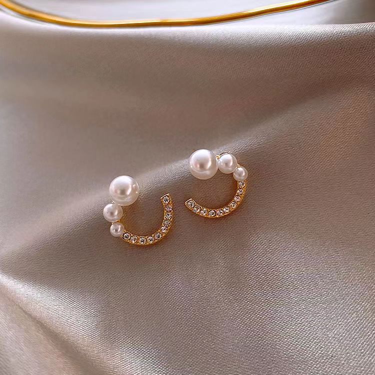 Full-diamond high-end earrings, women's silver needle fashionable and elegant earrings, versatile and simple stud earrings, new trend full figure