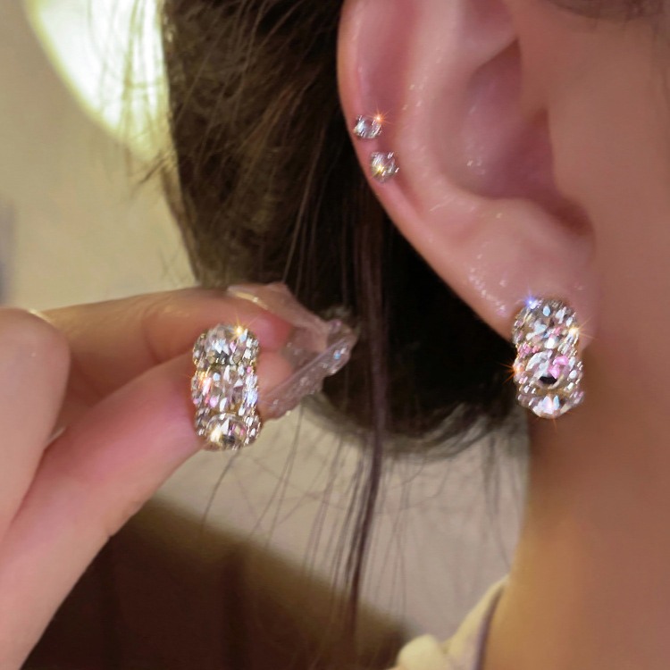925 Silver Needle Black and white Zircon stud earrings, a unique, light luxury and high-end look. C-shaped, exquisite, simple and versatile earrings details Picture
