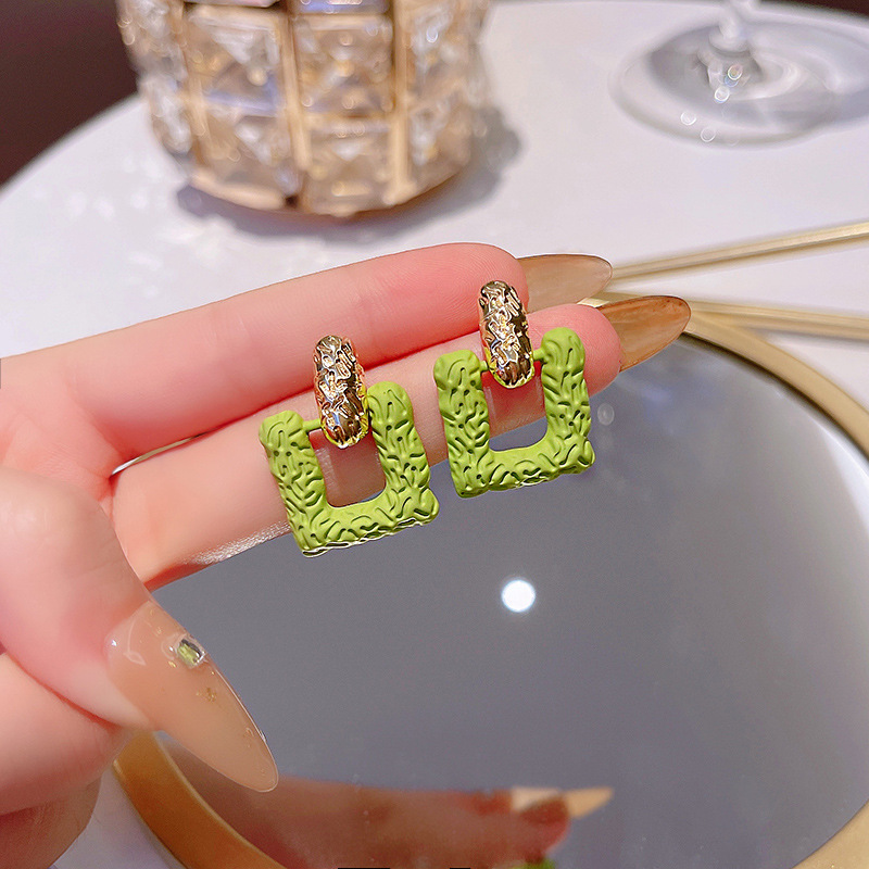 Summer forest-themed green fresh square earrings, 2021 new trendy French style design stud earrings for women full figure