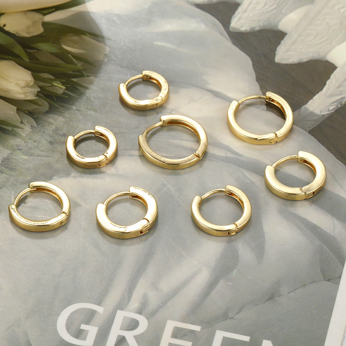 New, simple and cool, Ins style, 4-sized ear rings, Amazon bestseller, creative copper earrings Application Scenario